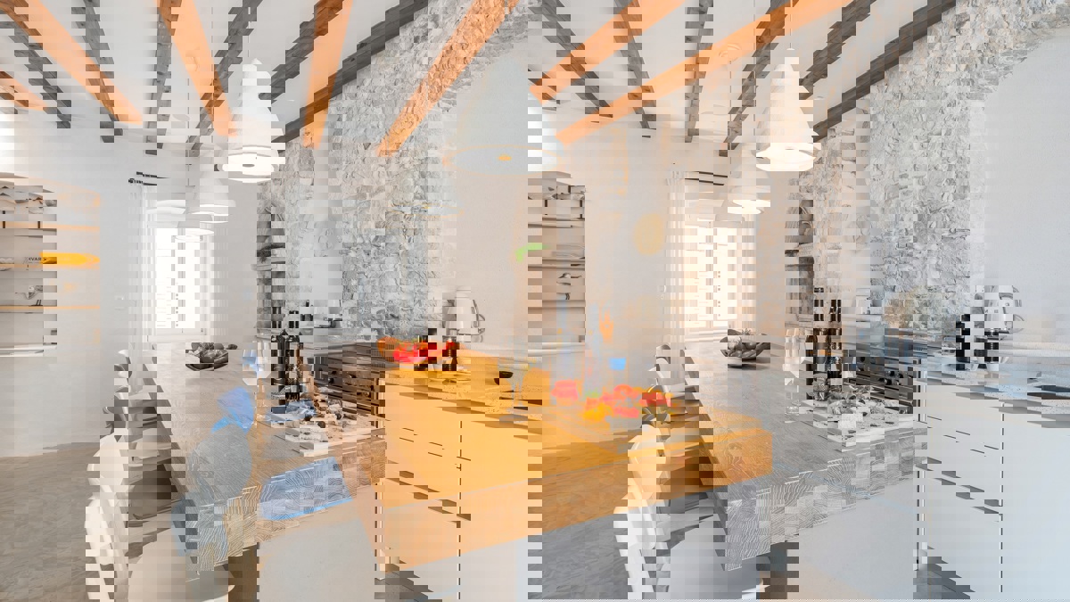 Eccezionale appartamento nel centro della città con terrazza e vista mare