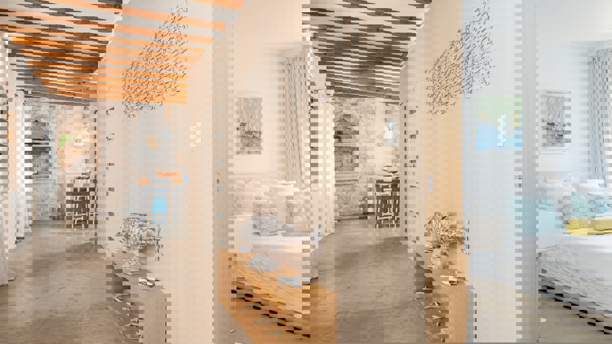 Eccezionale appartamento nel centro della città con terrazza e vista mare