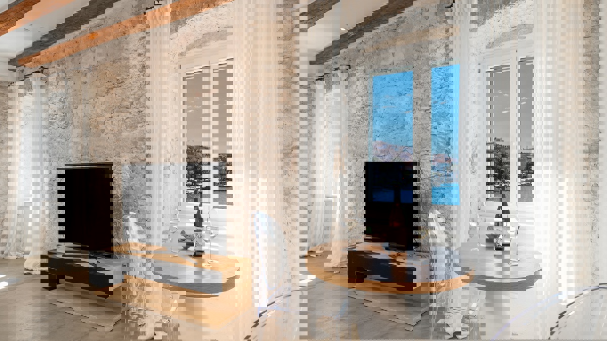 Eccezionale appartamento nel centro della città con terrazza e vista mare