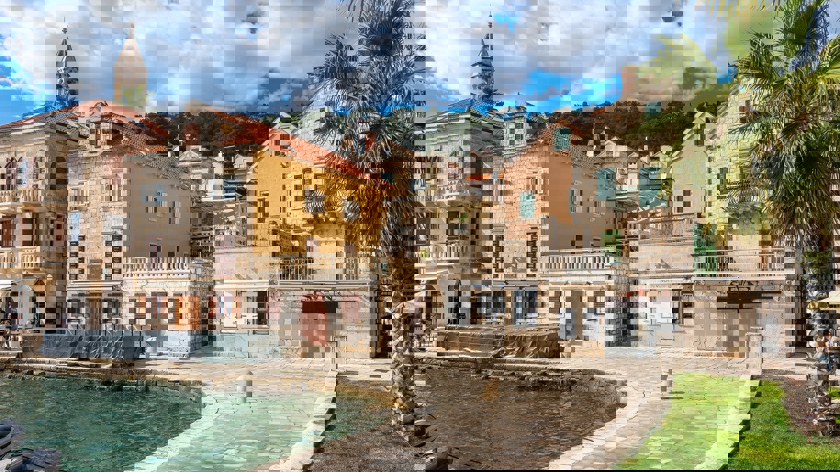 Eccezionale appartamento nel centro della città con terrazza e vista mare