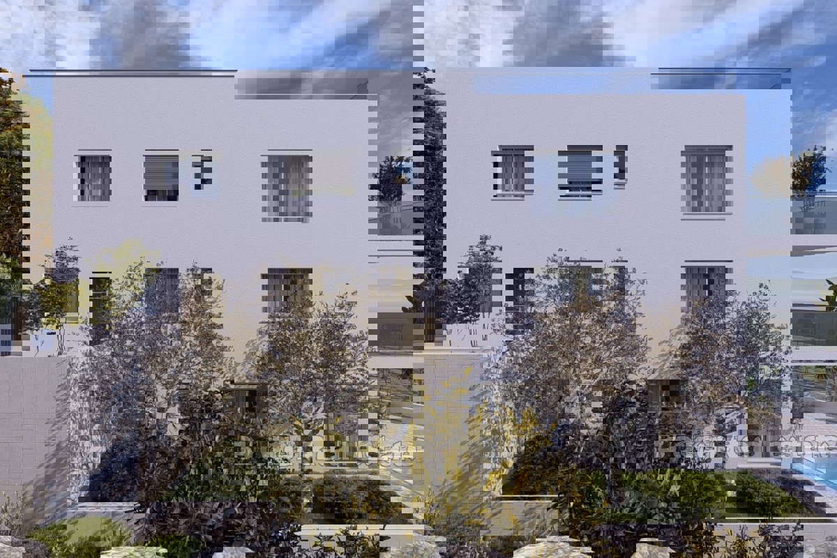 Appartamento di lusso con giardino e piscina in prima fila per il mare