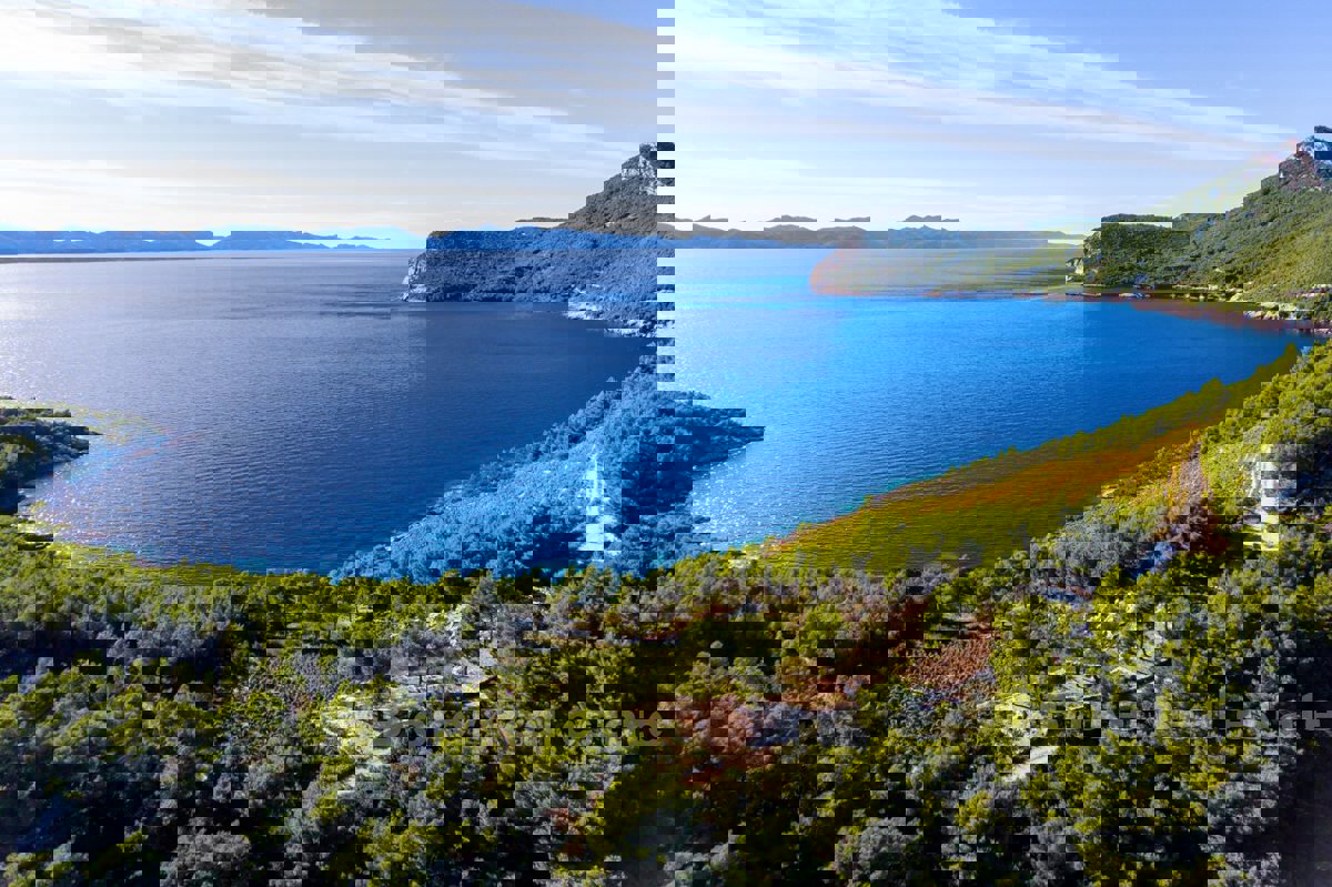 Terreno edificabile vicino al mare, in vendita.