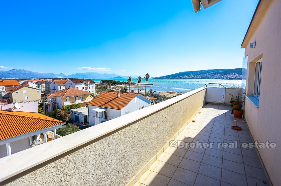 Edificio commerciale a Trogir, in vendita