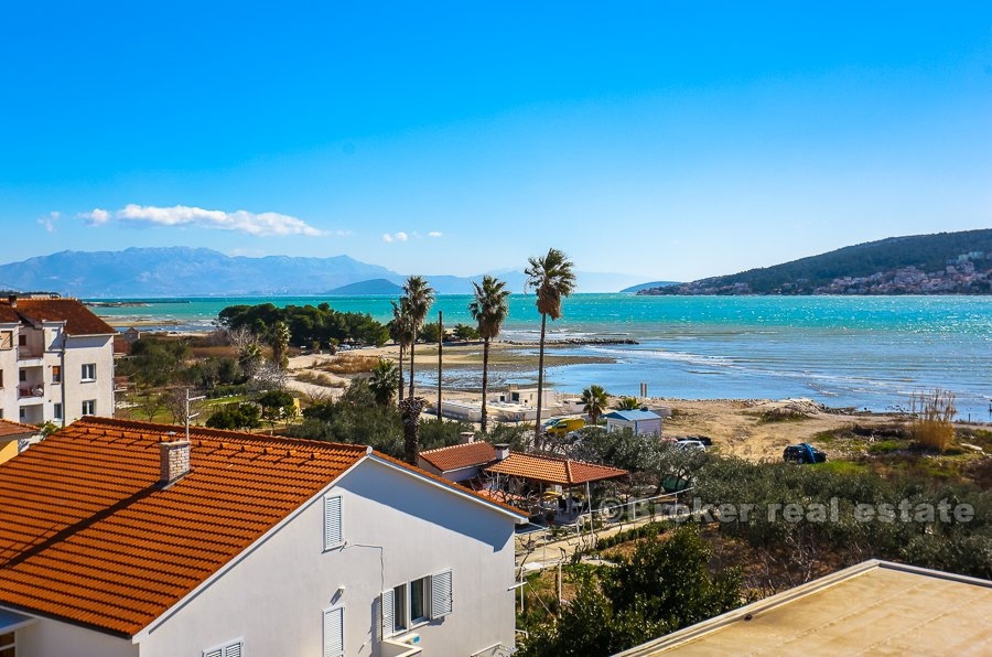 Edificio commerciale a Trogir, in vendita