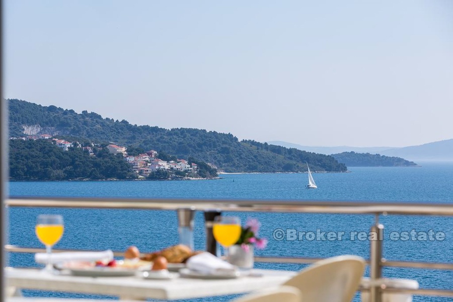 Hotel con vista mare, in vendita