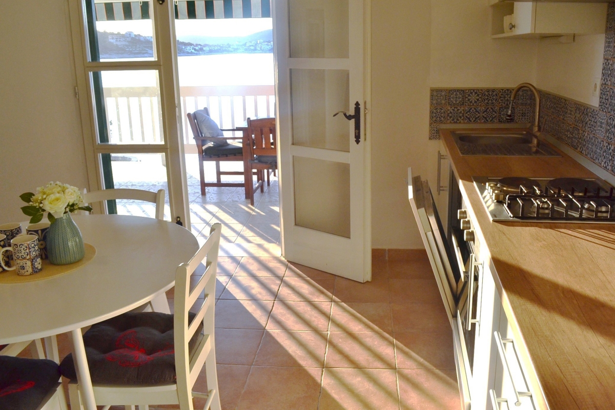 Prima fila al mare, graziosa casa con piscina