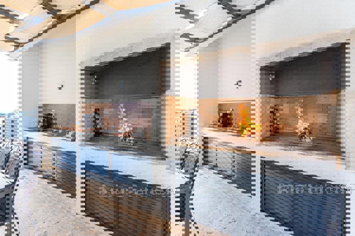 Villa di lusso con piscina e vista mare