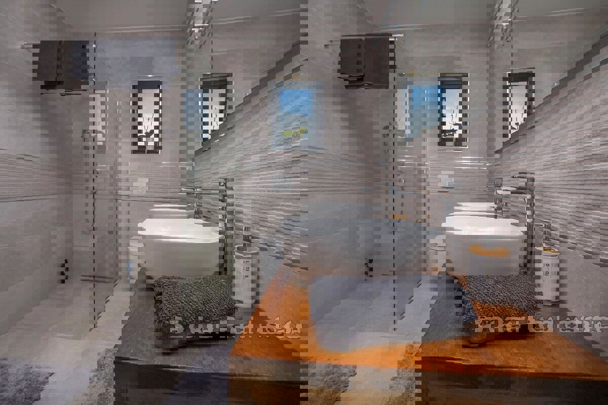 Villa con piscina vicino a Rogoznica