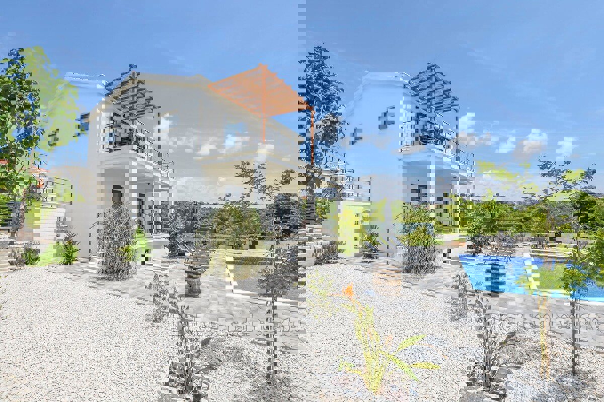 Villa con piscina vicino a Rogoznica