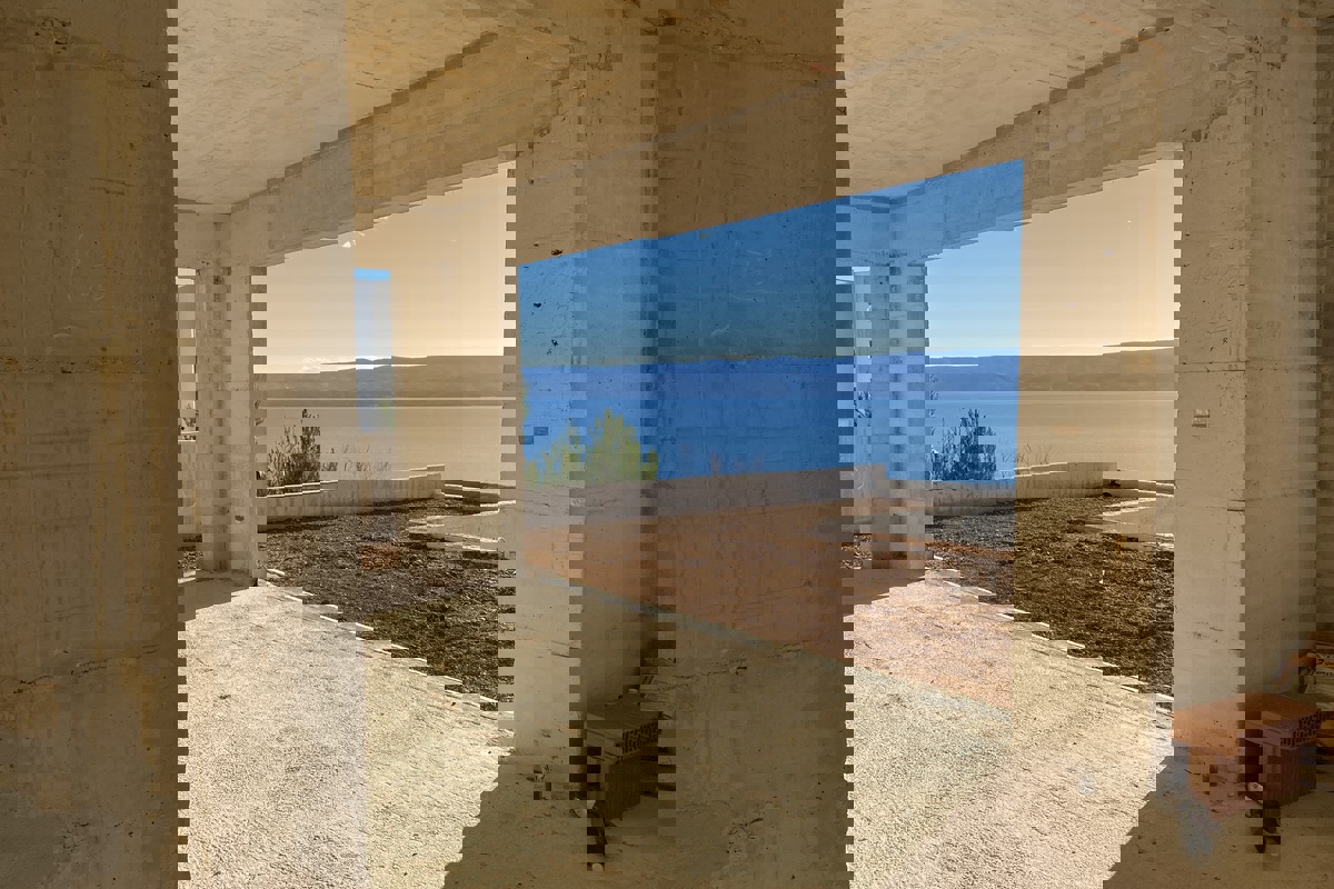 Villa in costruzione con vista mare