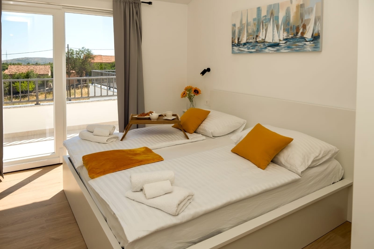 Villa moderna con piscina