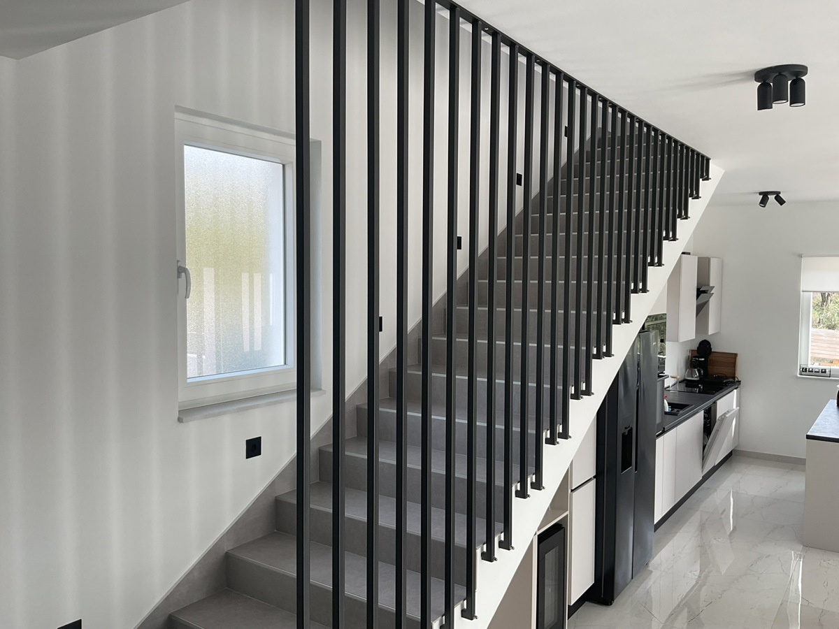 Villa moderna con piscina