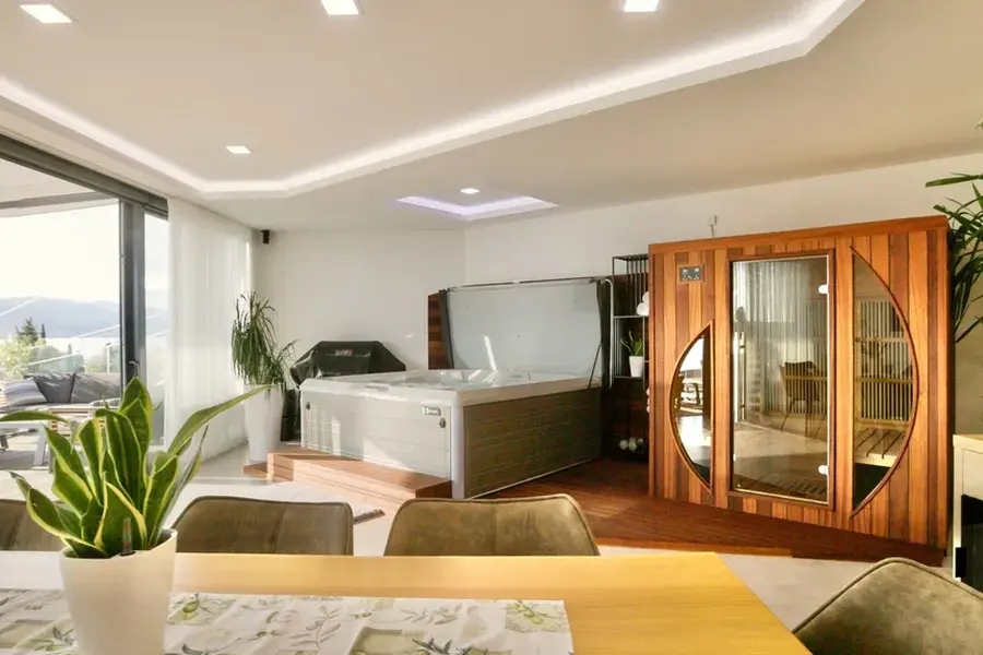 Villa moderna con vista mare