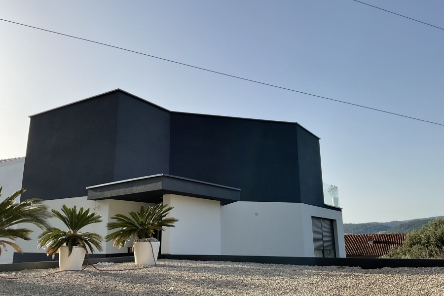 Villa moderna con vista mare