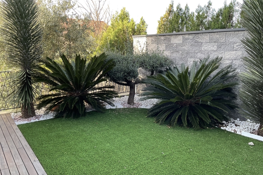 Villa moderna con vista mare
