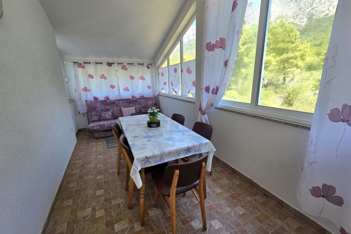 Casa familiare con appartamenti vicino al mare
