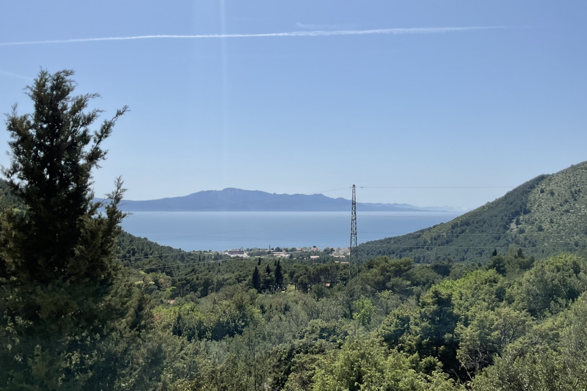 Casa familiare con appartamenti vicino al mare