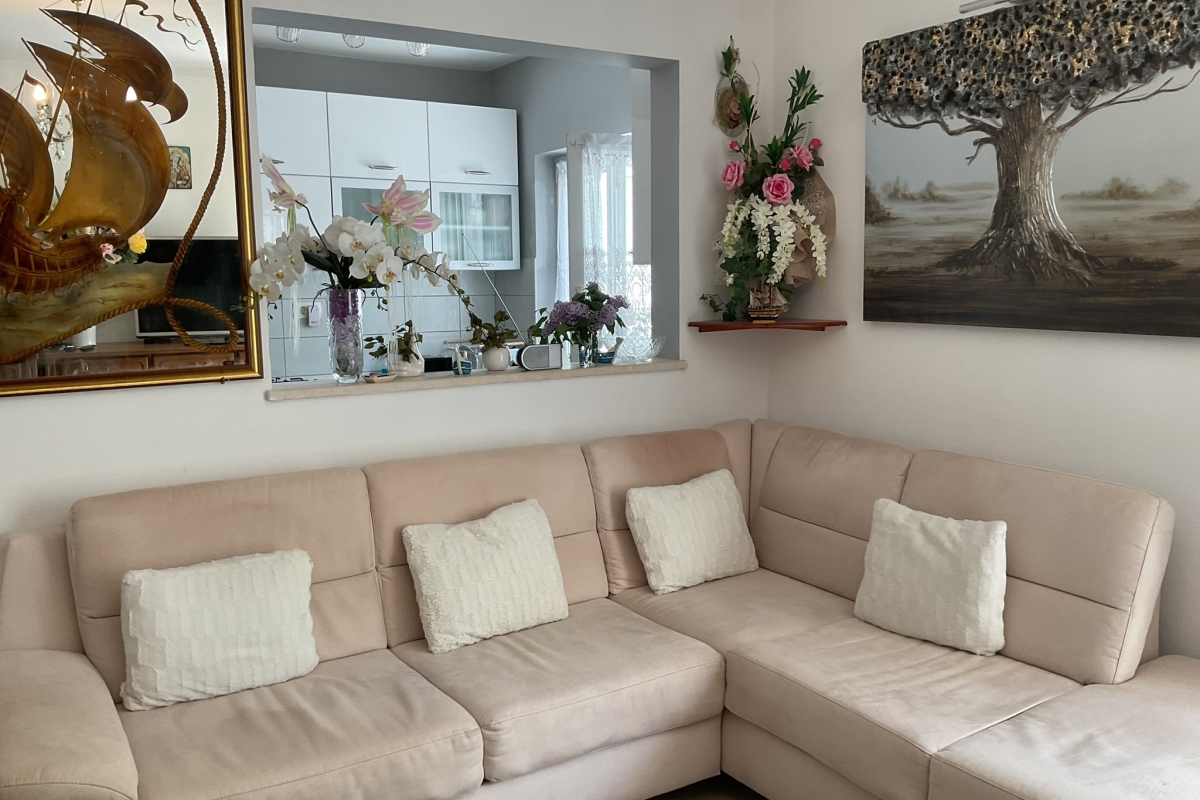 Casa familiare con appartamenti vicino al mare