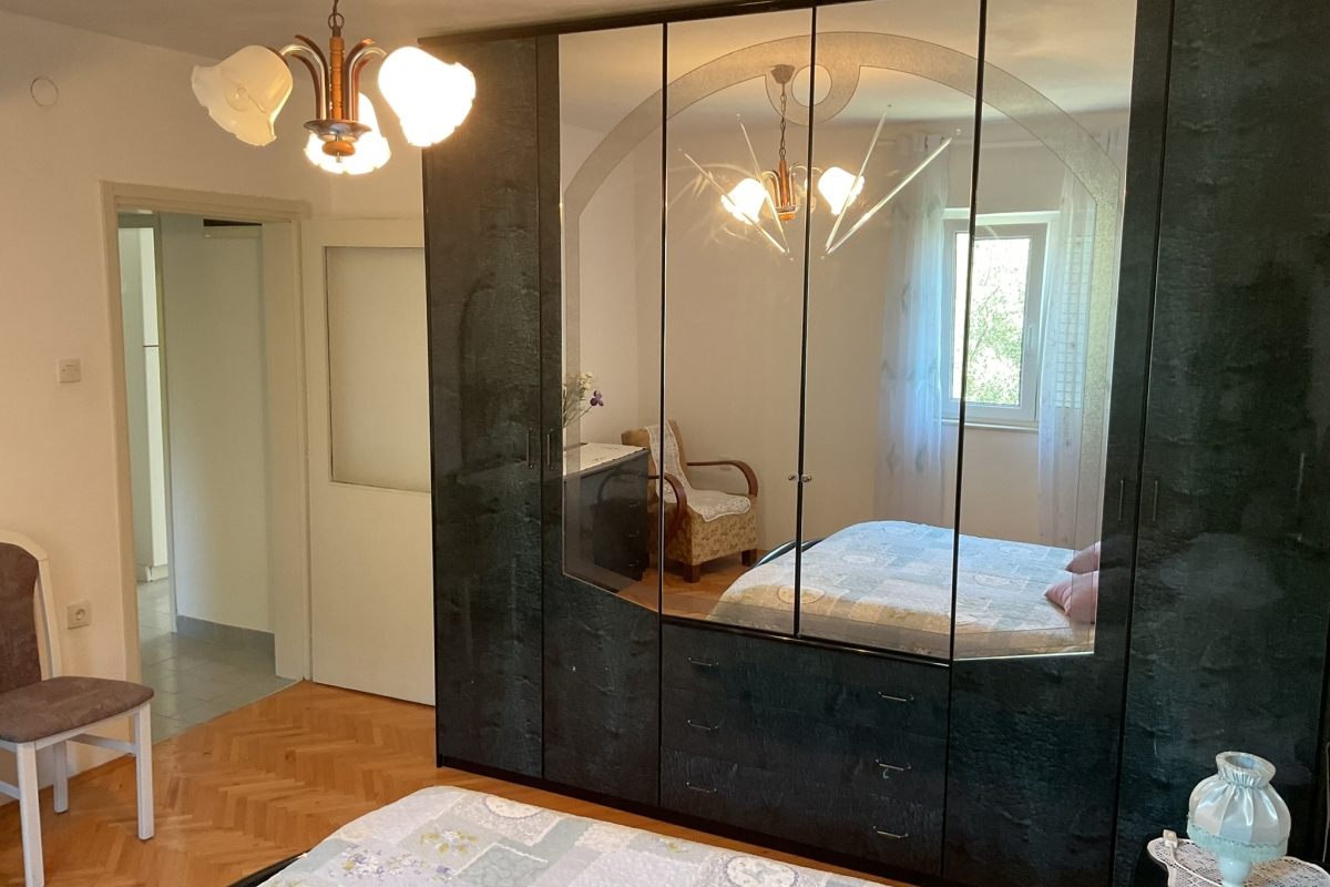 Casa familiare con appartamenti vicino al mare