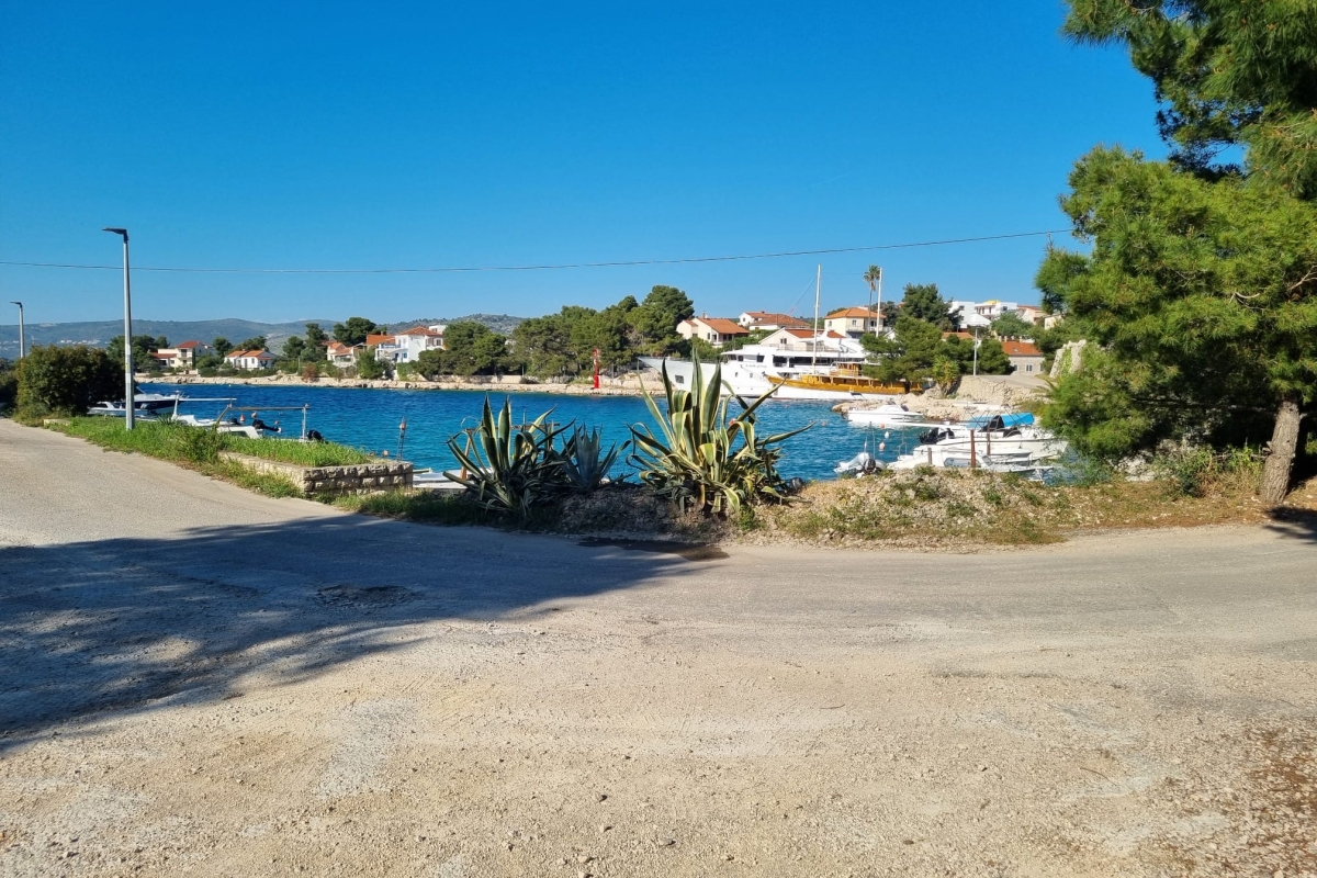 Terreno edificabile attraente in prima fila sul mare
