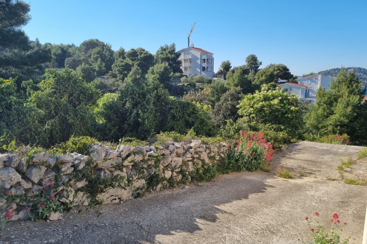 Terreno edificabile attraente in prima fila sul mare