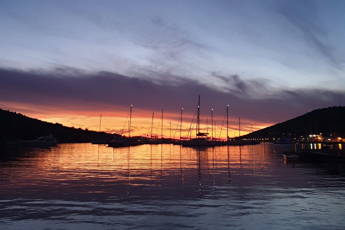 Esclusiva villa in pietra con vista panoramica sul mare