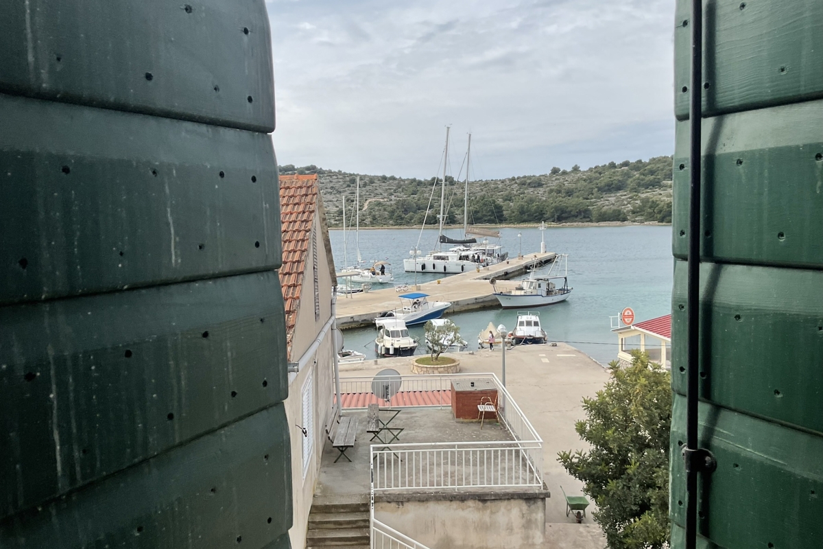 Esclusiva villa in pietra con vista panoramica sul mare