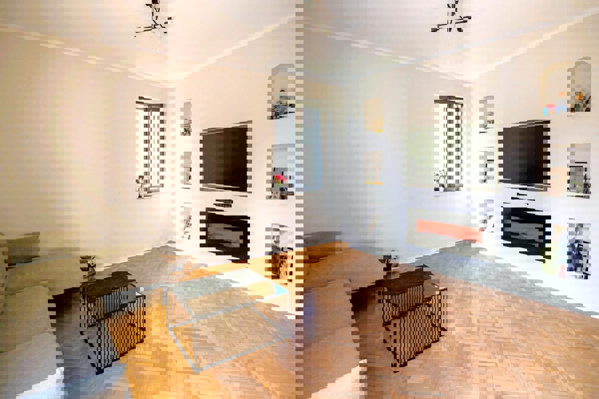 Confortevole appartamento con tre camere da letto - vicino al centro