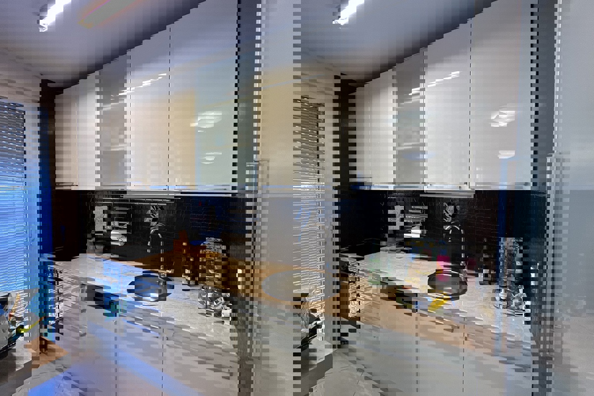 Spazioso appartamento con tre camere da letto in una zona attraente della città