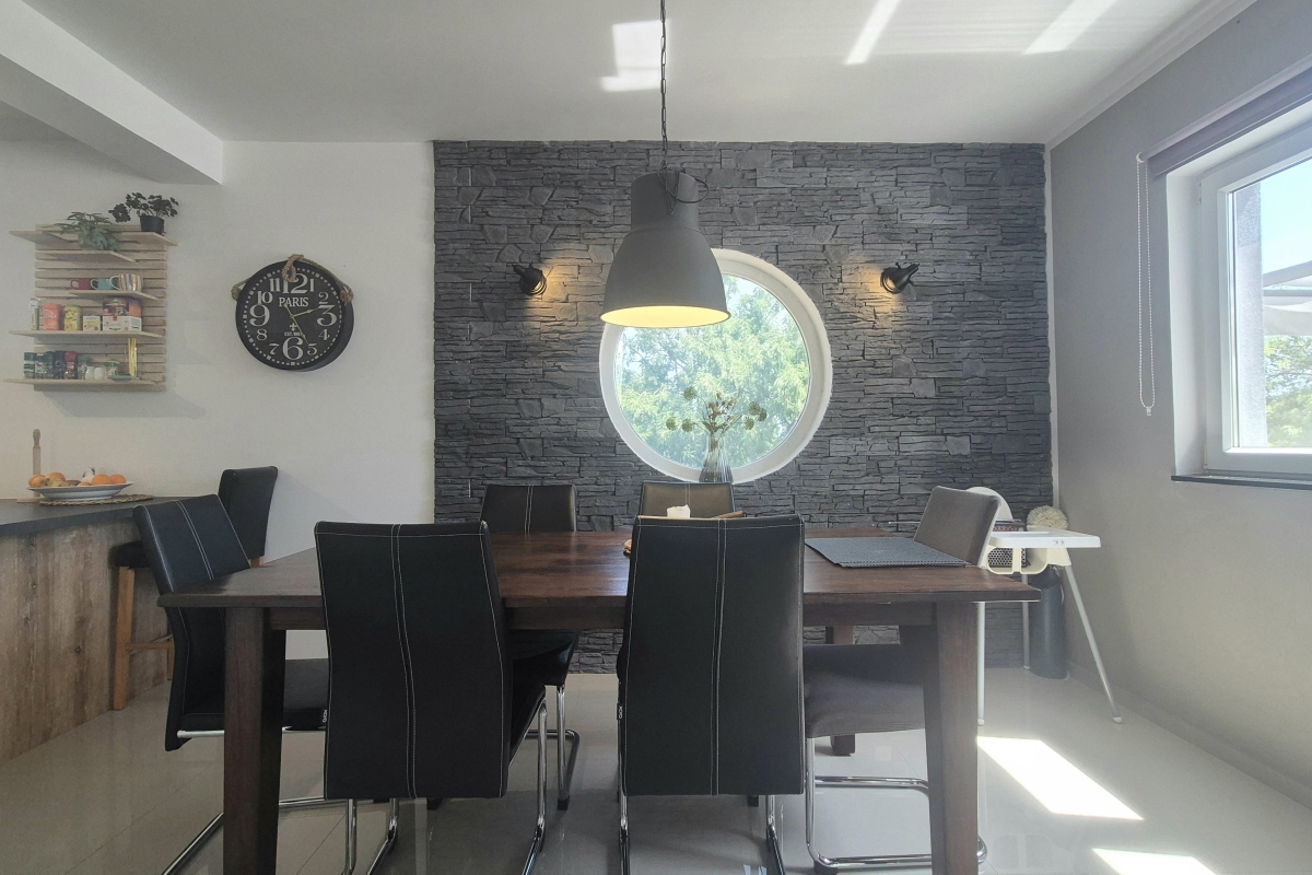 Casa con quattro camere da letto e piscina