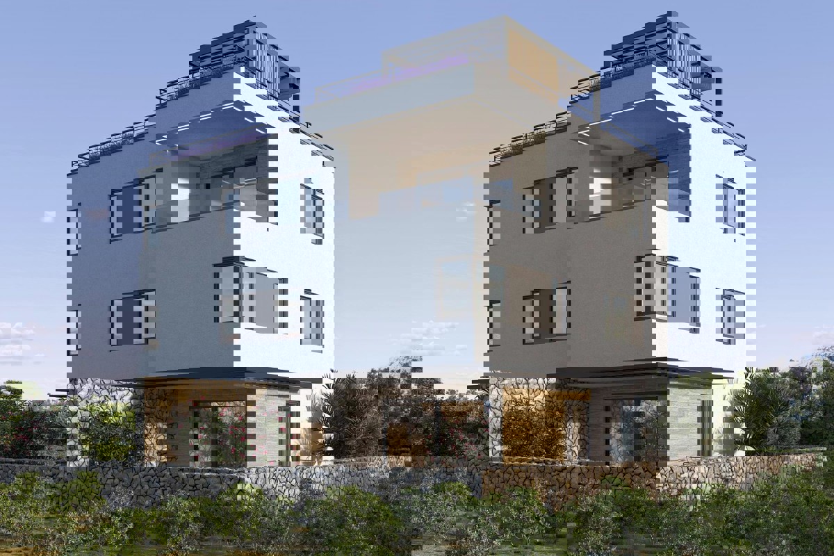 Appartamento duplex con giardino e piscina