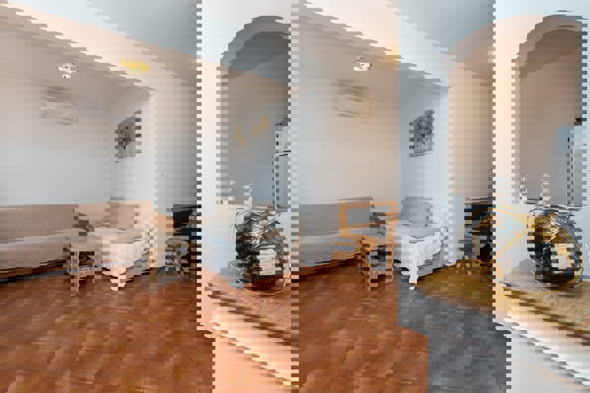 Appartamento con due camere da letto vista mare