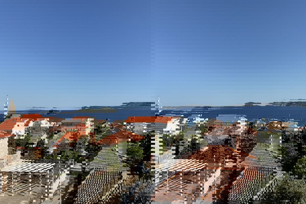 Appartamento con due camere da letto e parcheggio