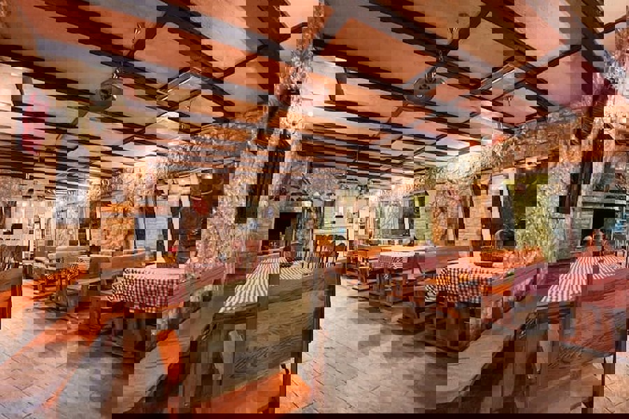 Villa con piscina e vista mare