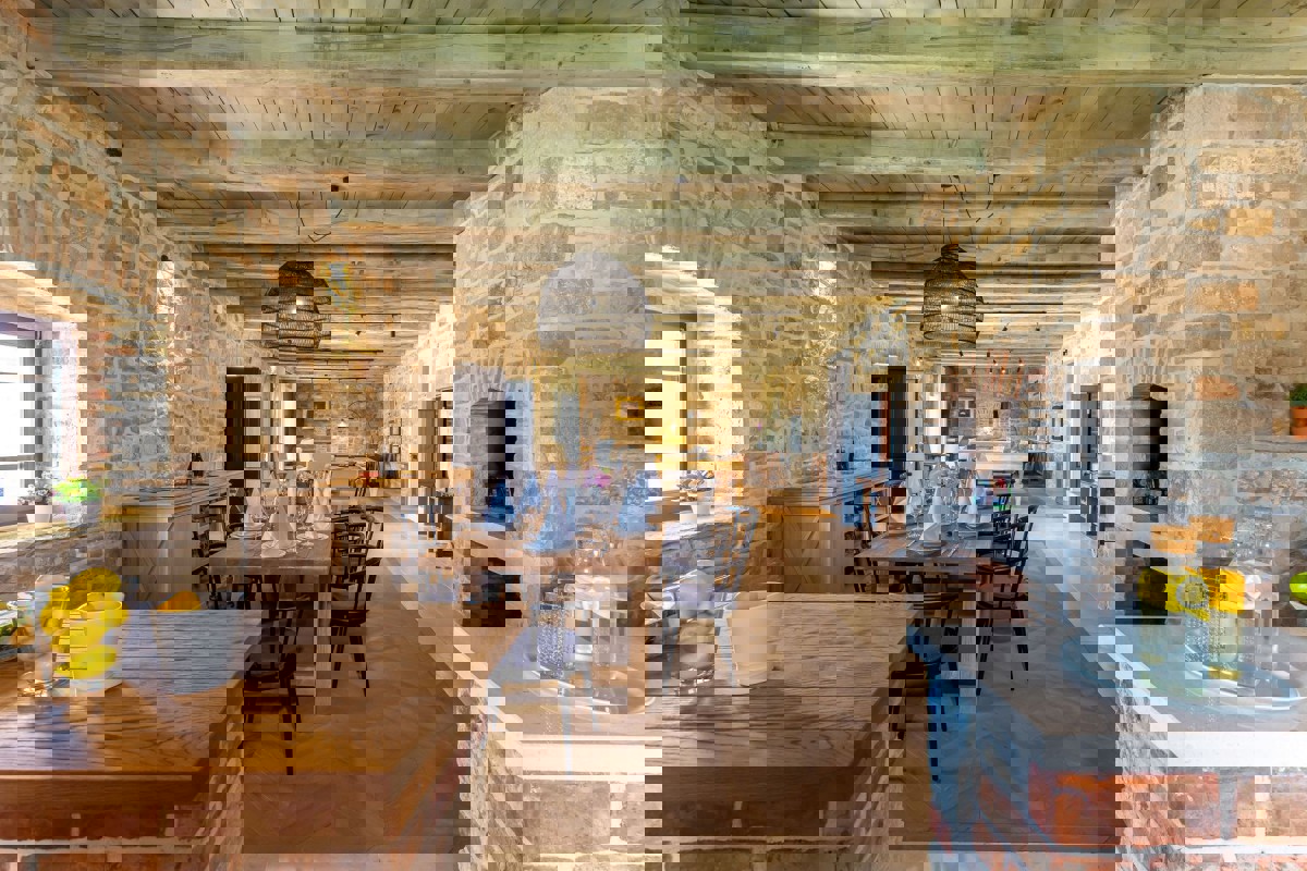 Villa di lusso con campo da tennis