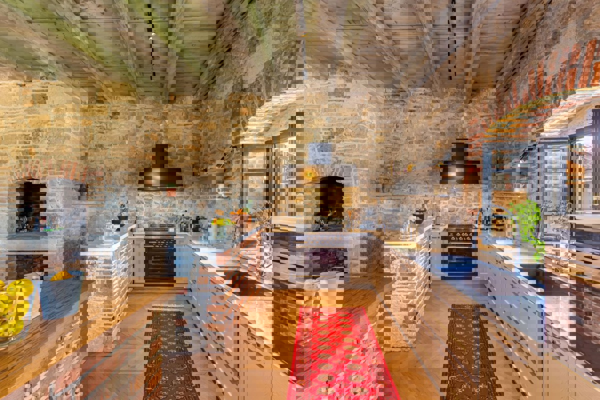 Villa di lusso con campo da tennis