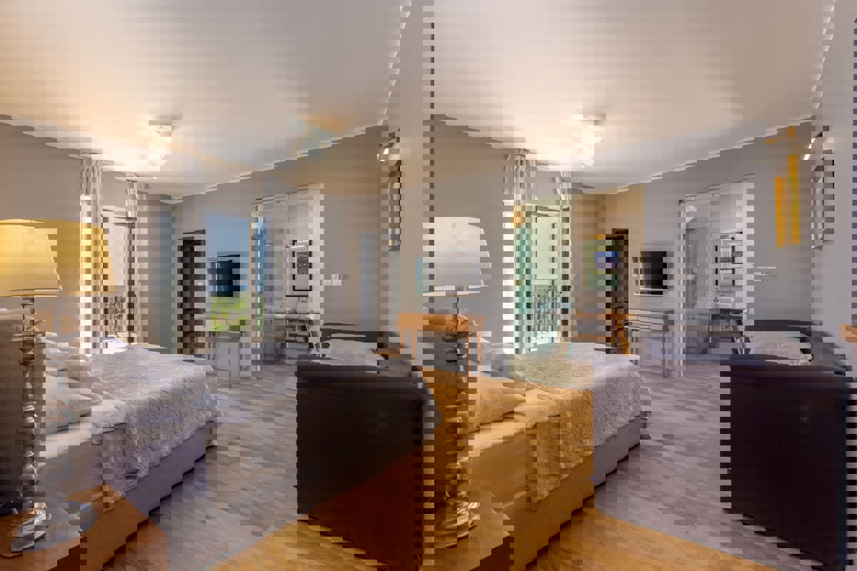 Villa di lusso con campo da tennis