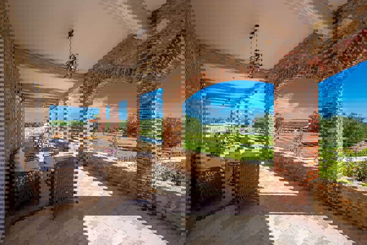 Villa di lusso con campo da tennis