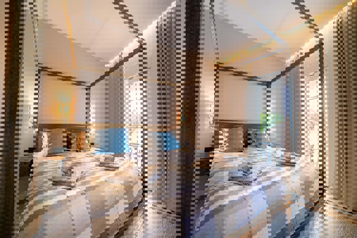 Casa con piscina e giardino vicino al mare