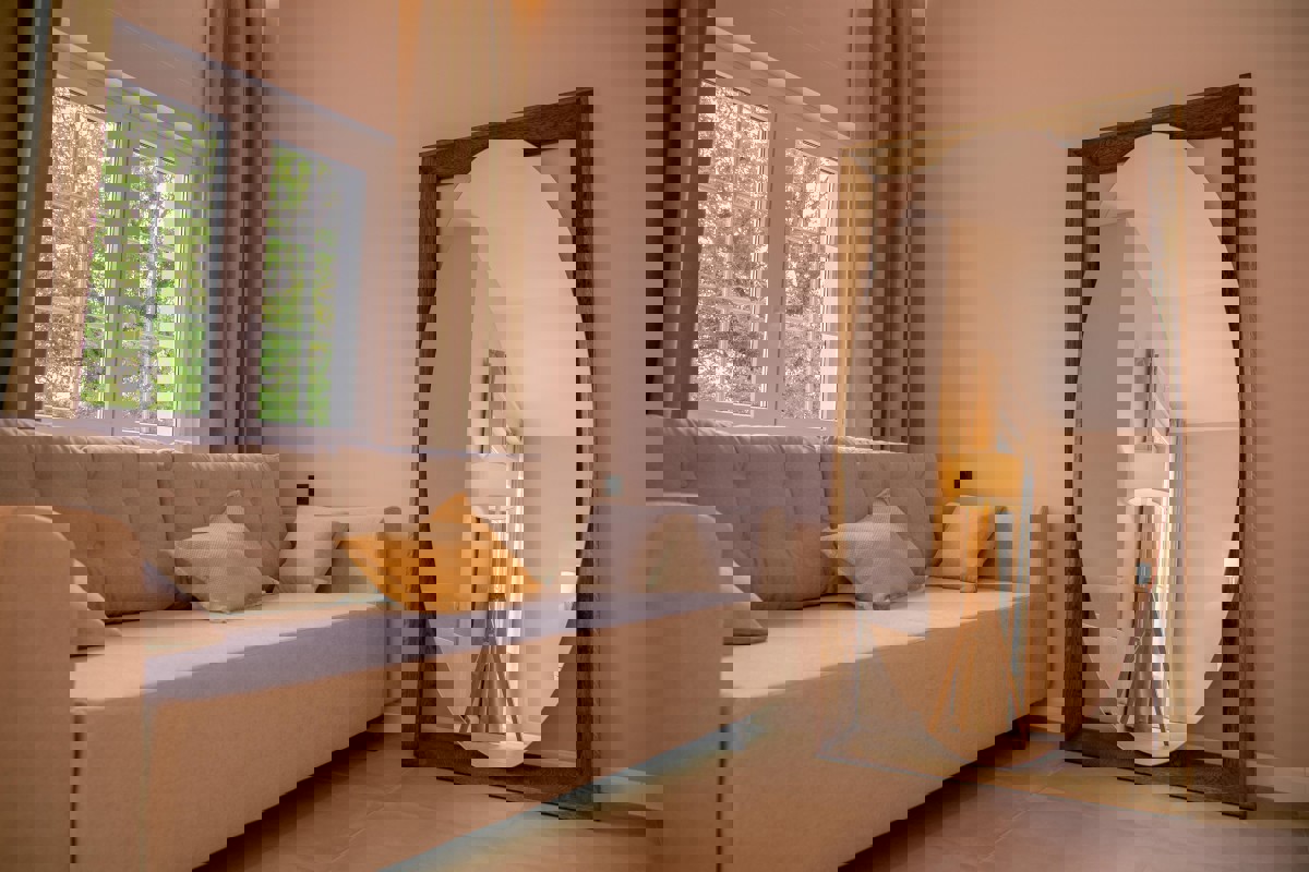 Casa con piscina e giardino vicino al mare