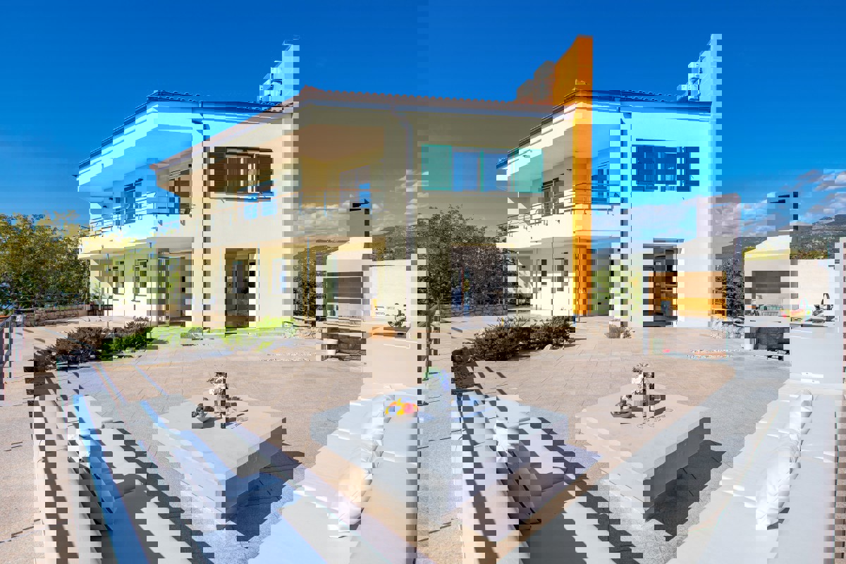 Magnifica villa con vista spettacolare sul mare