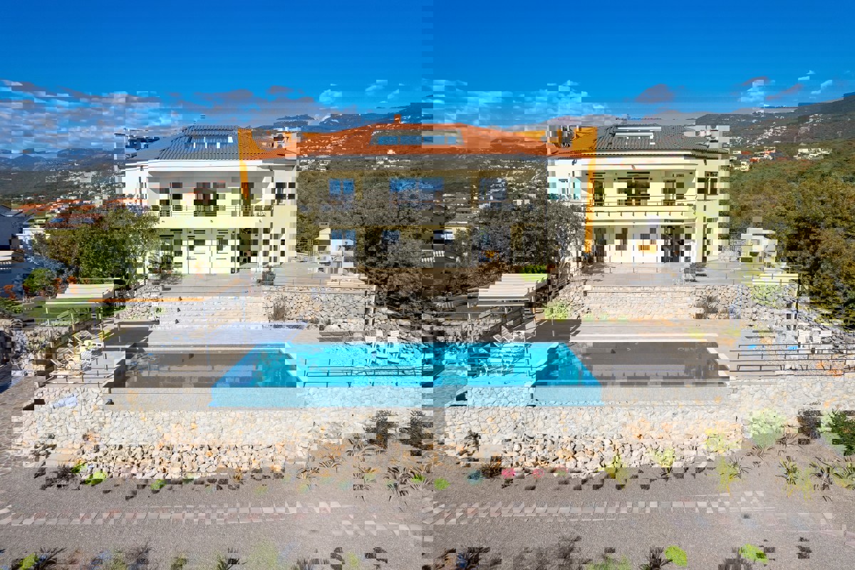 Magnifica villa con vista spettacolare sul mare