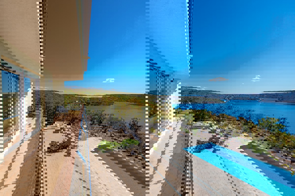 Magnifica villa con vista spettacolare sul mare