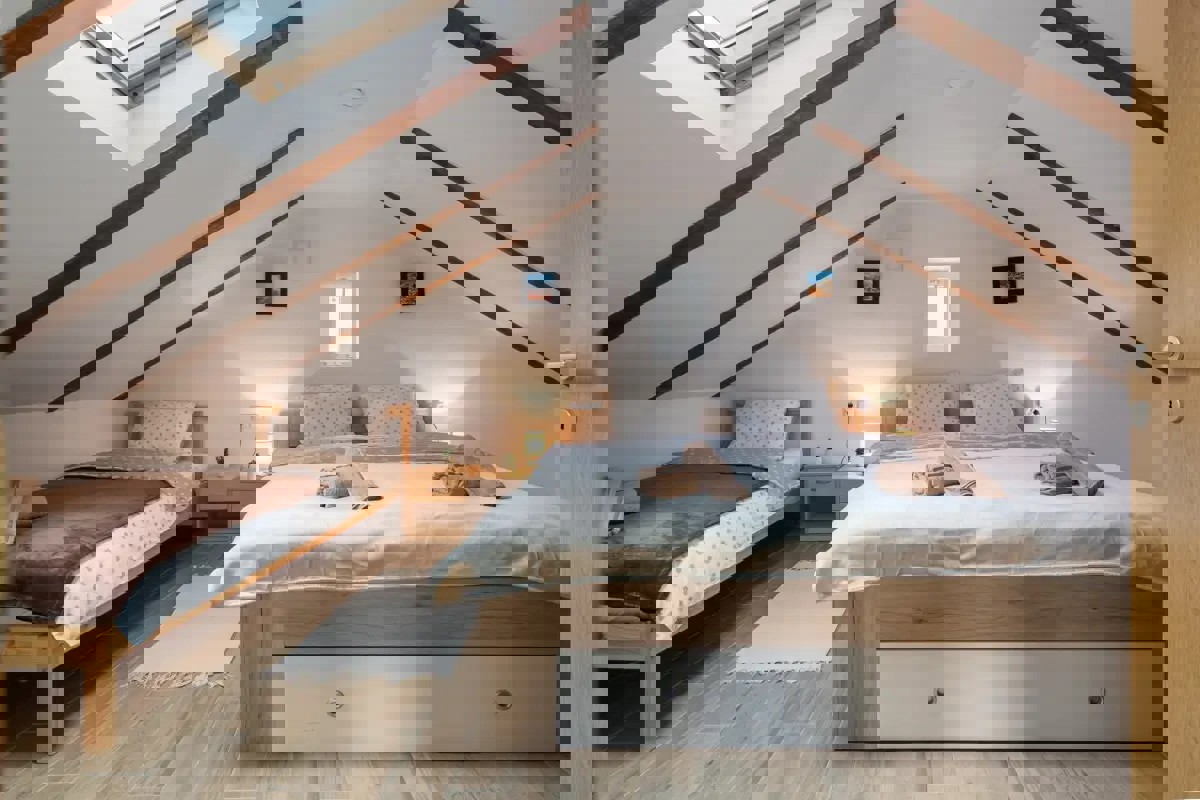 Ampia tenuta con case in pietra