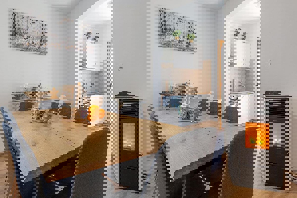 Ampia tenuta con case in pietra