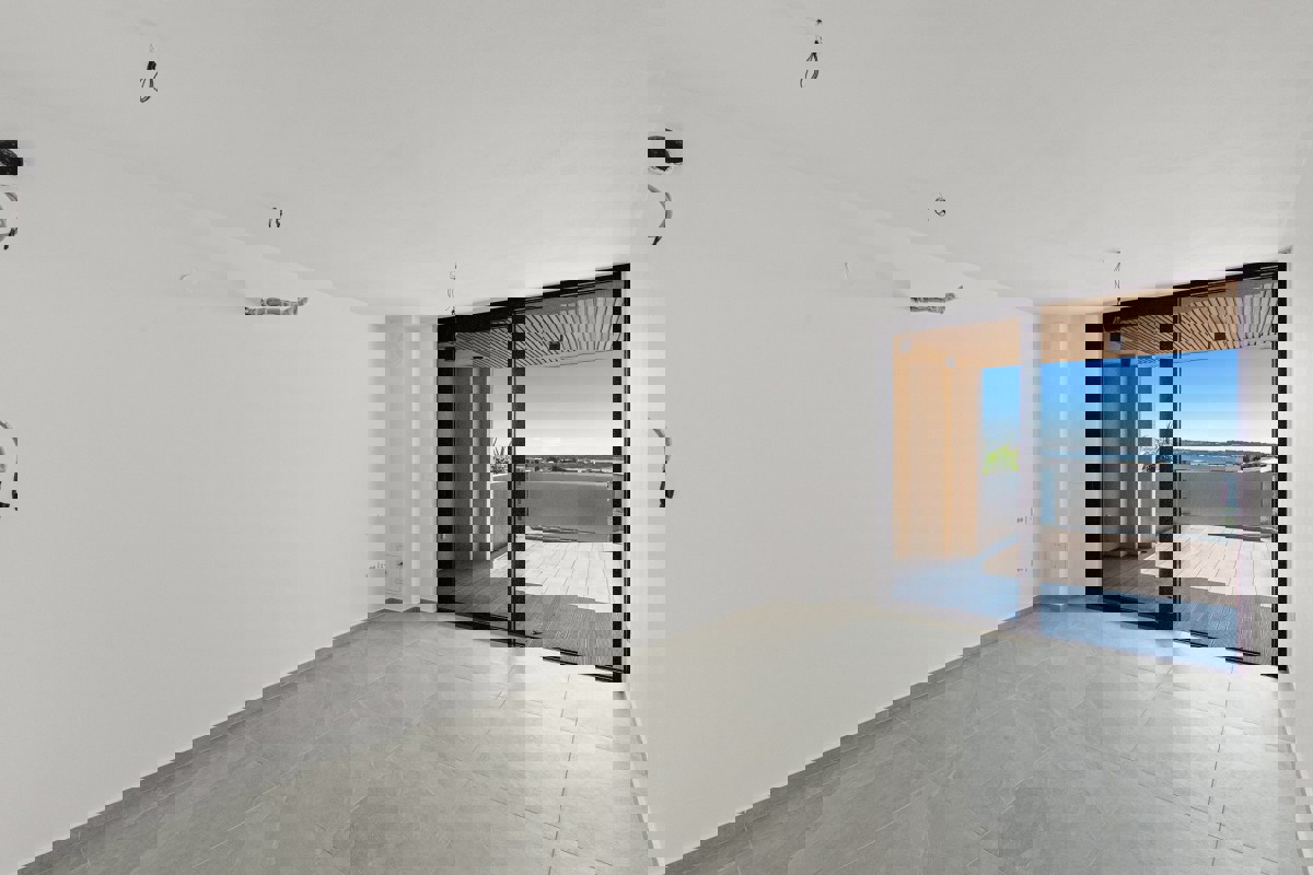 Appartamento con una camera da letto, terrazza e vista mare