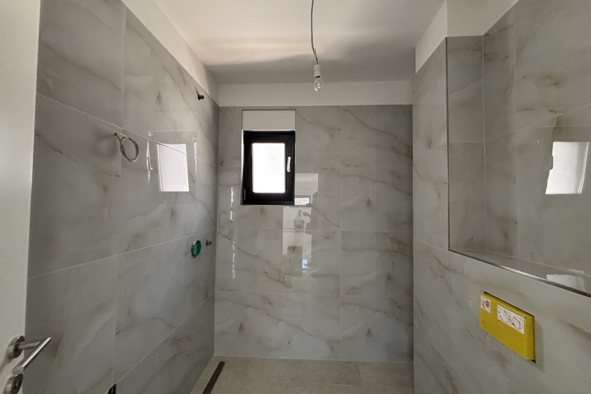 Moderno appartamento con due camere da letto e vista mare