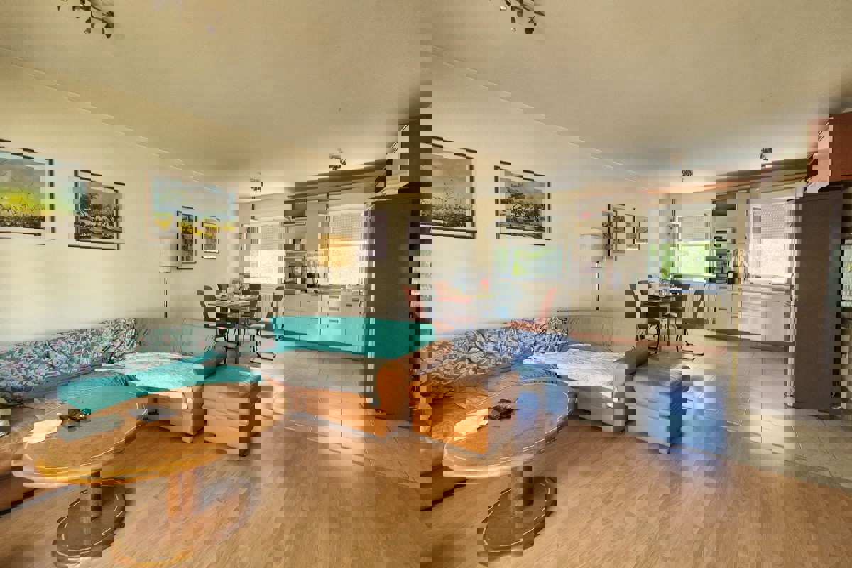 Casa familiare a schiera su due piani