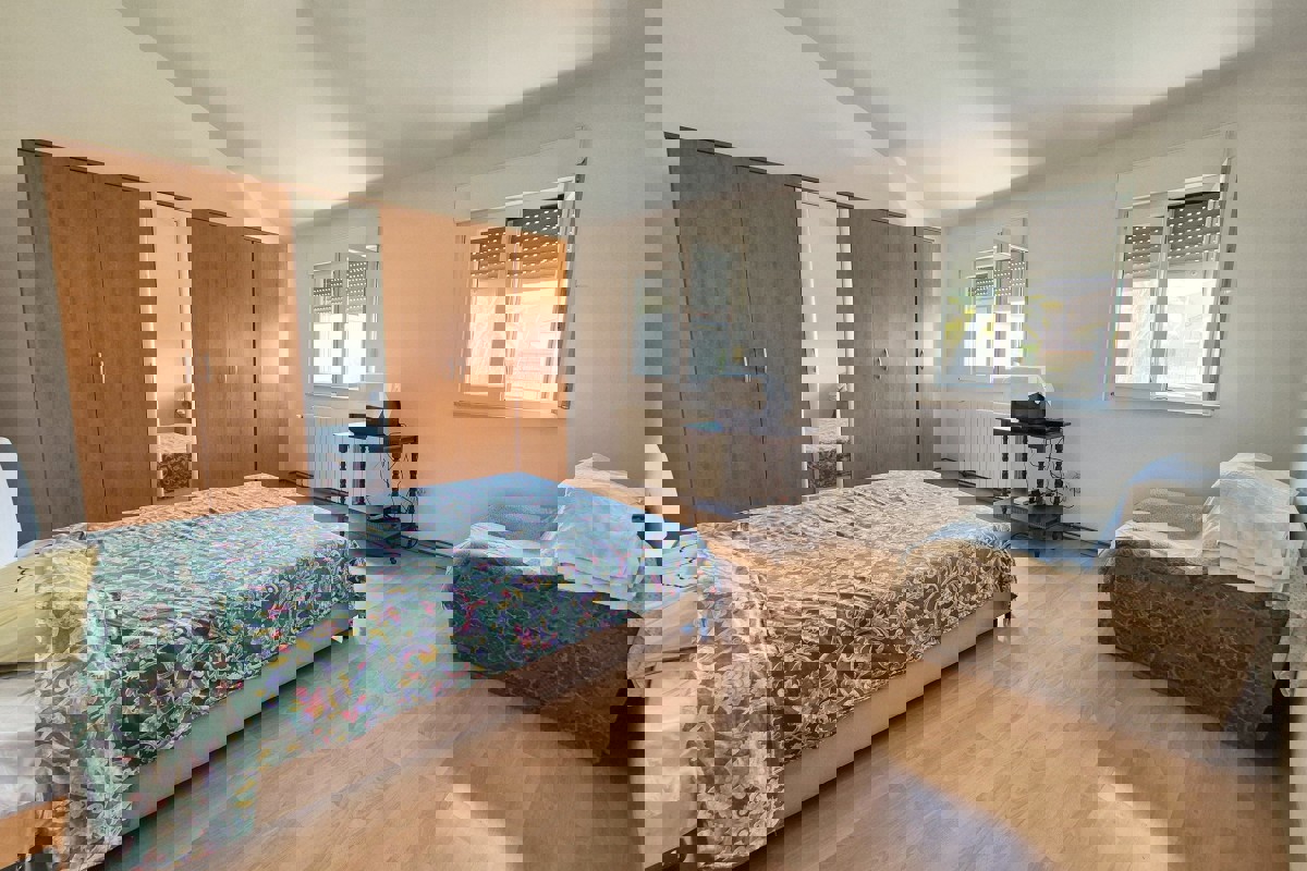 Casa familiare a schiera su due piani