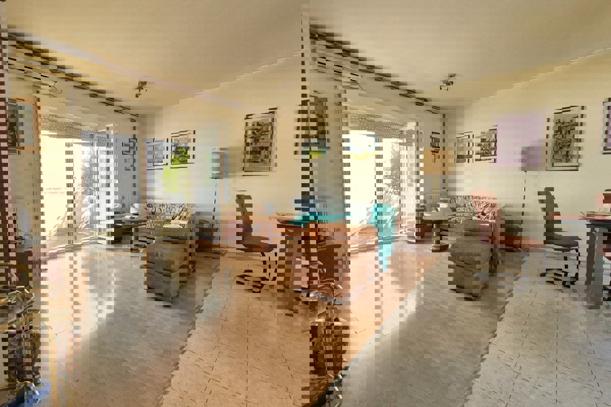 Casa familiare a schiera su due piani